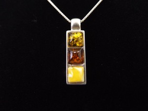 .925 Sterling Silver Amber Cabochon Pendant Necklace