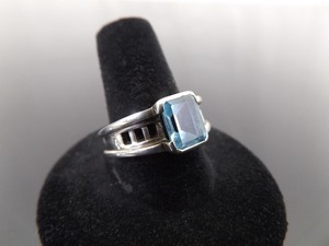 .925 Sterling Silver Emerald Cut Topaz Ring Size 9