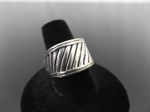 .925 Sterling Silver Styled Ring Size 7.5