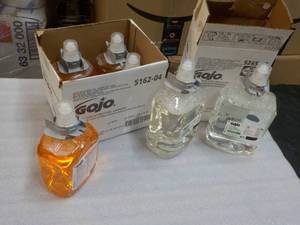 lot 67 image: 4 - 42 oz GOJO Luxury Handwash and ...