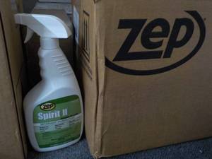 lot 69 image: 12 Quart Spray Bottles ZEP Spirit I...