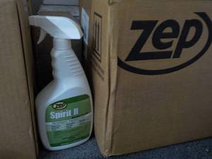 lot 71 image: 12 Quart Spray Bottles ZEP Spirit I...
