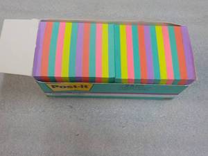 lot 85 image: 24 - 3 Square Post It Note Pads...