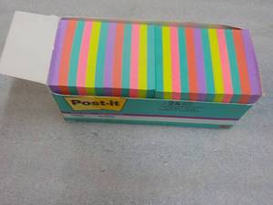 lot 86 image: 24 - 3 Square Post It Note Pads...