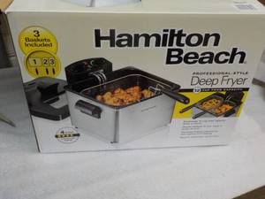 lot 103 image: Hamilton Beach Deep Fryer new in B...