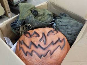 lot 121 image: Giant Animated Pumpkin Ghoul- untes...