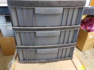 lot 122 image: 3 Drawer Hyper Tough Plastic Cabine...