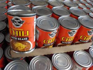 lot 228 image: 12 pack Steak n Shake Chili with Be...