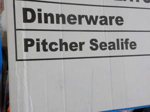 lot 290 image: 16 Plastic Gallon Sealife Pitchers ...