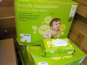 lot 310 image: Case of 1200 Fresh Cucumbers Cloth-...