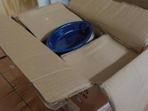 lot 319 image: Case of 36 - 8 oz Cobalt Blue Casse...