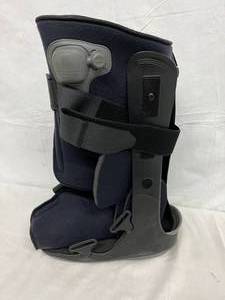 lot 32 image: Breg Softgait Air Walker Black Boot with Manual