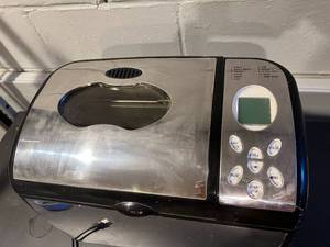 lot 28 image: Command Performance Cuisine Bread Maker