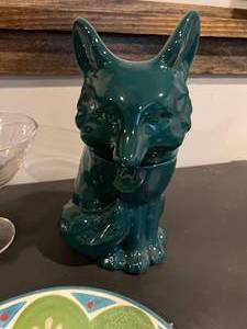 lot 42 image: Kitchenware Cookie Jar, Margarita Glasses, Plates