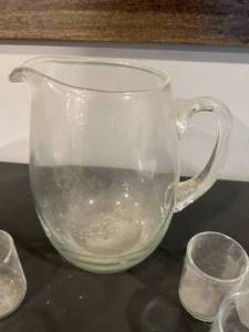 lot 40 image: Glass Pitcher and 6 Glasses - Set