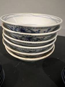 lot 48 image: Set of 6 SClement Bowls with Chopsticks