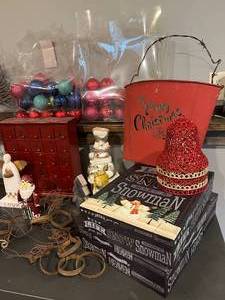 lot 67 image: VintageRustic Christmas Decor Lot
