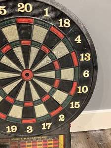 lot 108 image: Pro Challenge Dartboard