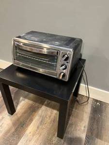 lot 117 image: ToastMaster Toaster Oven and Coffee Table