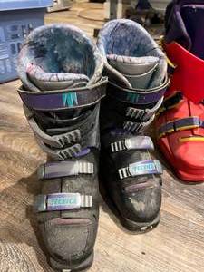lot 132 image: Lot of 3 Pairs of Technica Ski Boots - Retro Style