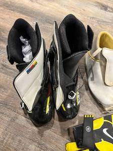 lot 130 image: Salomon Pro Ski Boot Pairs and Gloves