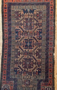 lot 118 image: Antique Rug