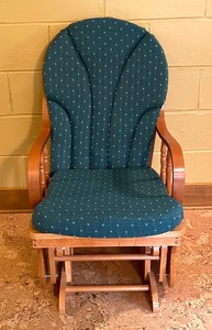 lot 124 image: Vintage Glider Chair