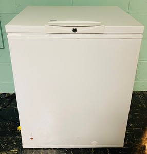 lot 137 image: Kenmore Freezer Chest
