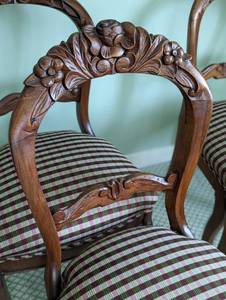 lot 54 image: Gorgeous Walnut Carved Back Vintage Side Chair Set