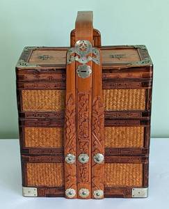 lot 57 image: Vintage Chinese WeddingPicnic Basket