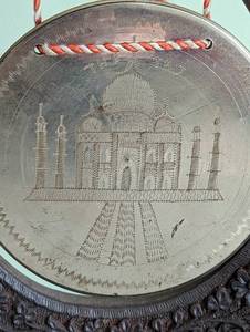 lot 67 image: Carved Wood Taj Mahal Table Gong