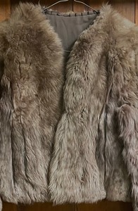 lot 148 image: Vintage Waist Length Fur Coat