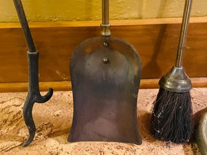 lot 144 image: Vintage Fireplace Cleaning Set