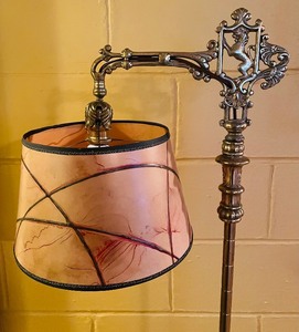 lot 200 image: Vintage Bronze Floor Lamp