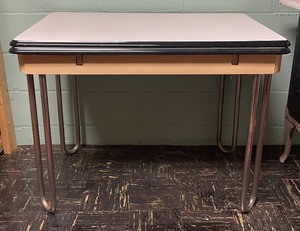 lot 206 image: Vintage Enamel Extendable Table