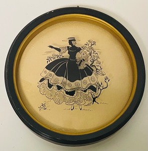 lot 231 image: Vintage Silhouette Wall Decor