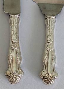 lot 80 image: Raimond Sterling Silver Serving UtensilsKnife