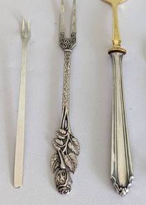 lot 81 image: Assorted Sterling Serving Utensils