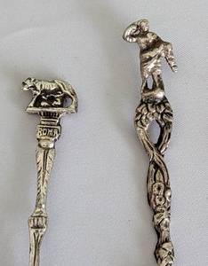 lot 177 image: Assorted Vintage Italian Utensils