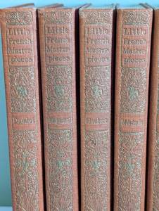 lot 179 image: Vintage Little French Masterpieces Book Set
