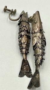 lot 254 image: Vintage Screw Back Silver Articulated Fish Earrings
