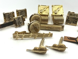 lot 264 image: Collection of Vintage Musical Themed Tie Pins and Cufflinks