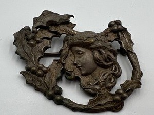 lot 265 image: Antique Victorian Metal Pin