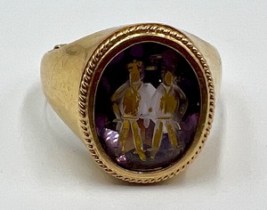 lot 259 image: Vintage 18k Ring