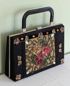 lot 296 image: Vintage Embellished Needlepoint Purse