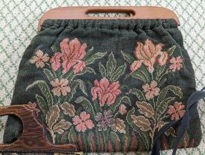 lot 299 image: Three Vintage Needlepoint Handbags