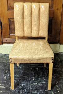 lot 33 image: Vintage Vinyl Side Chair