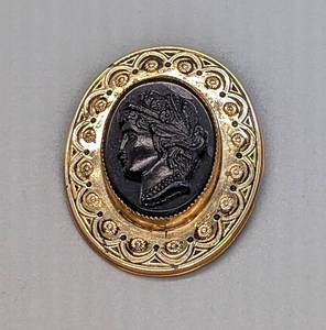 lot 193 image: Vintage Coro Sterling Silver Cameo Brooch