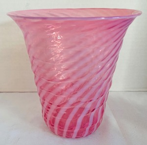 lot 378 image: Trio of Vibrant Vases