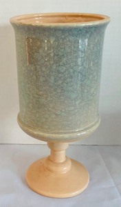 lot 369 image: Vintage Pottery including a Pedestal Pot by Haeger